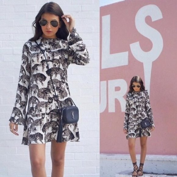 H&M Dresses & Skirts - H&M Print Mini Dress